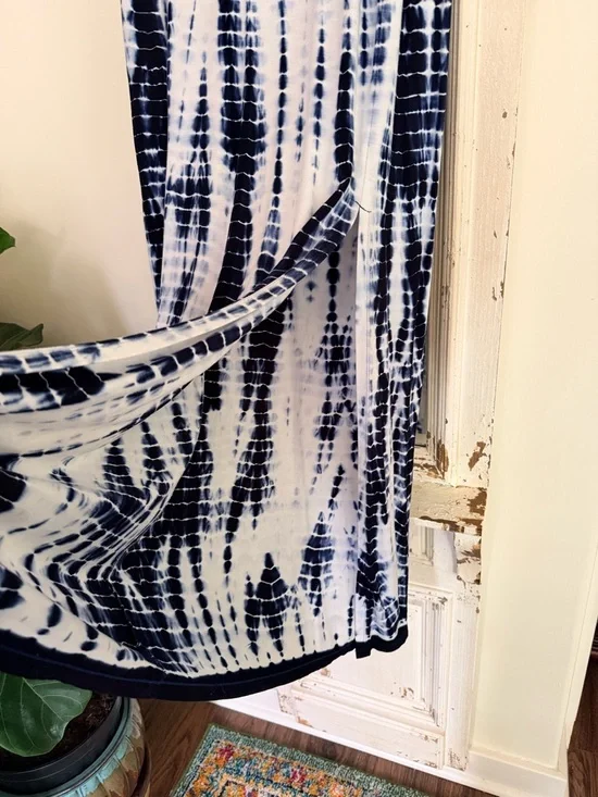 Athleta Navy and White Tie-Dye Maxi Skirt with Side Slit Size Small - Picture 6 of 6